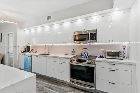17555 Atlantic Boulevard Sunny Isles Beach FL 33160