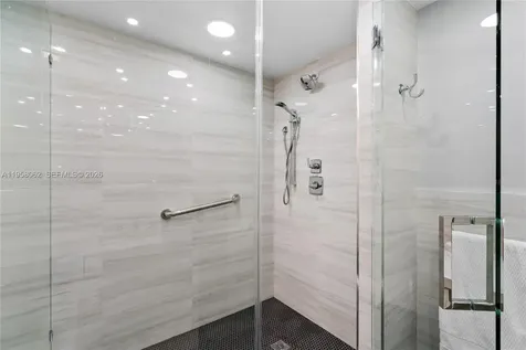 17555 Atlantic Boulevard Sunny Isles Beach FL 33160