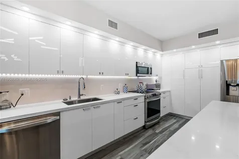 17555 Atlantic Boulevard Sunny Isles Beach FL 33160