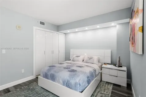 17555 Atlantic Boulevard Sunny Isles Beach FL 33160