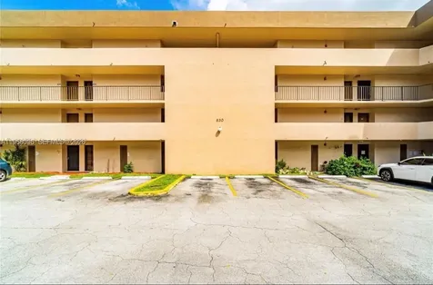 830 NW 87t Avenue Miami FL 33172