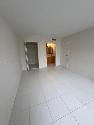 16919 N Bay Road Sunny Isles Beach FL 33160