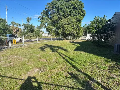 21422 NW 40th Circle Court Miami Gardens FL 33055