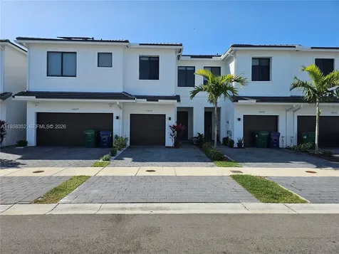 10824 SW 232nd Terrace Homestead FL 33032