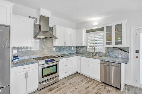106 Plantation Avenue Key Largo FL 33070