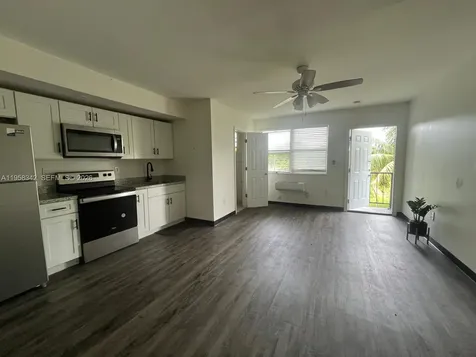 467 NW 8th Street Miami FL 33136