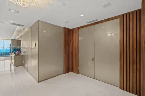 18975 Collins Avenue Sunny Isles Beach FL 33160