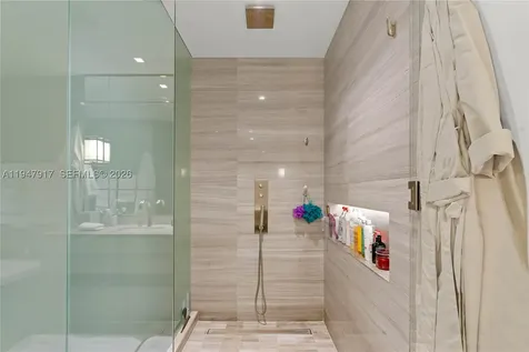 18975 Collins Avenue Sunny Isles Beach FL 33160