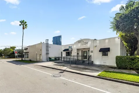 3886 Biscayne Boulevard Miami FL 33137