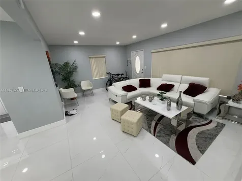 380 W 41st Street Hialeah FL 33012