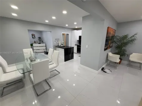 380 W 41st Street Hialeah FL 33012