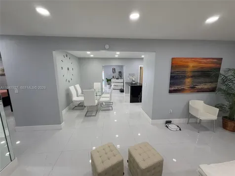 380 W 41st Street Hialeah FL 33012