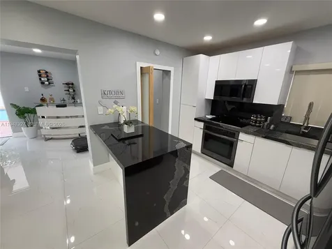 380 W 41st Street Hialeah FL 33012