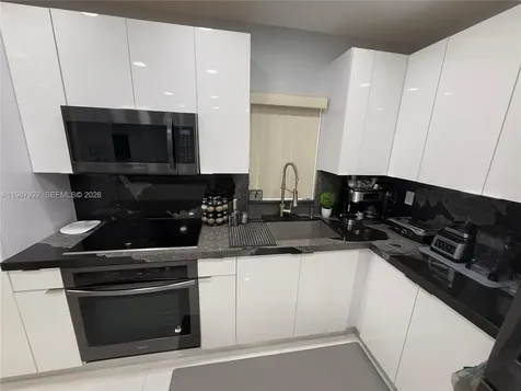380 W 41st Street Hialeah FL 33012