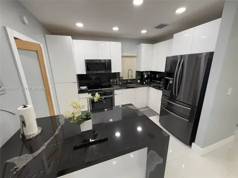 380 W 41st Street Hialeah FL 33012