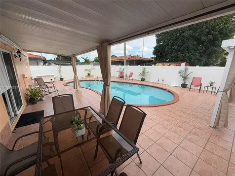 380 W 41st Street Hialeah FL 33012