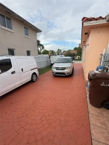 380 W 41st Street Hialeah FL 33012