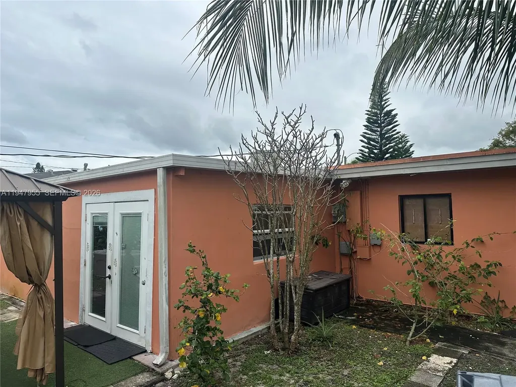2461 Rodman Street Hollywood FL 33020