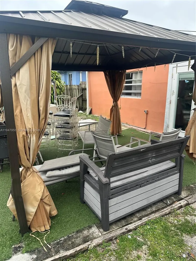 2461 Rodman Street Hollywood FL 33020