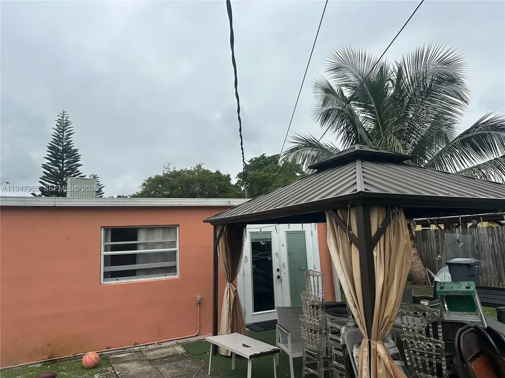 2461 Rodman Street Hollywood FL 33020