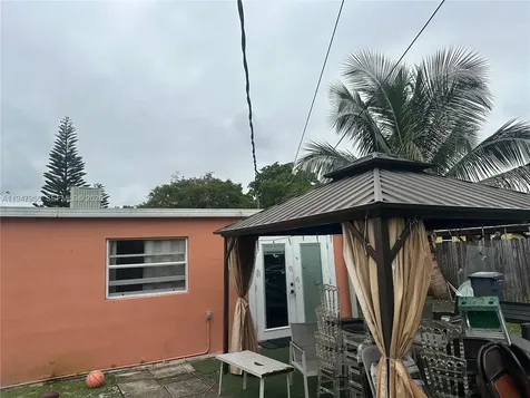 2461 Rodman Street Hollywood FL 33020