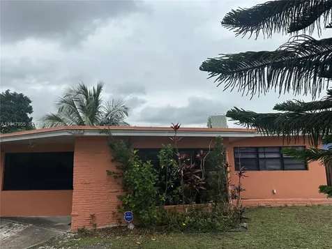 2461 Rodman Street Hollywood FL 33020