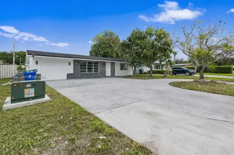 2701 Nassau Drive Miramar FL 33023
