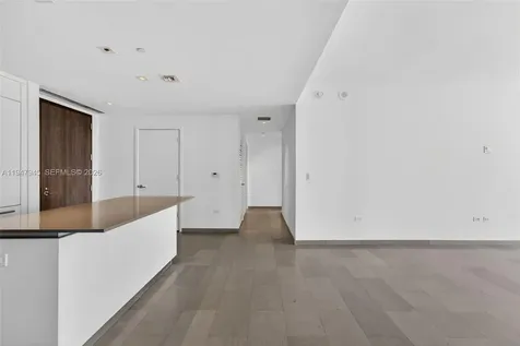 68 SE 6th Street Miami FL 33131