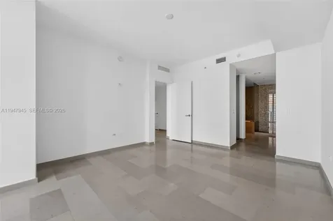 68 SE 6th Street Miami FL 33131