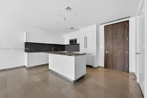 68 SE 6th Street Miami FL 33131