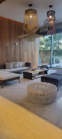 68 SE 6th Street Miami FL 33131