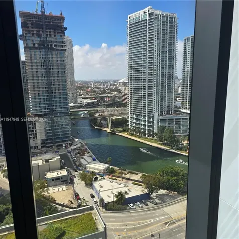 68 SE 6th Street Miami FL 33131