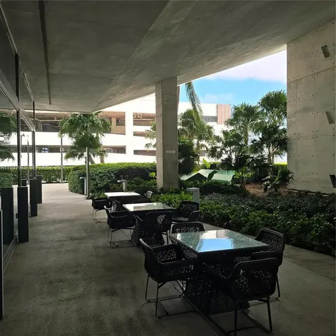68 SE 6th Street Miami FL 33131
