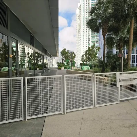 68 SE 6th Street Miami FL 33131