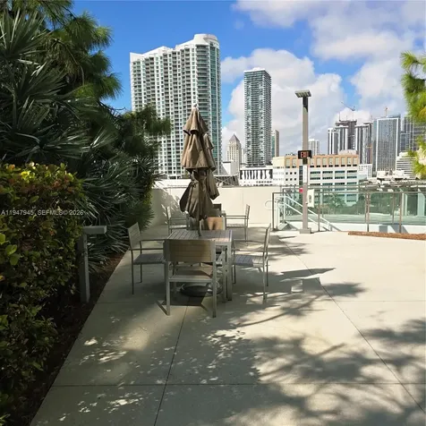 68 SE 6th Street Miami FL 33131