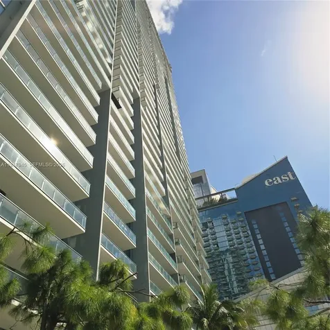 68 SE 6th Street Miami FL 33131