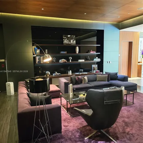 68 SE 6th Street Miami FL 33131