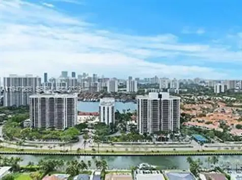 3600 Yacht Club Drive Aventura FL 33180