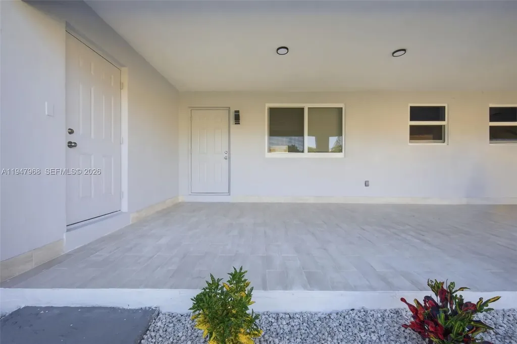 2440 Hayes Street Hollywood FL 33020