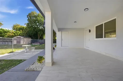 2440 Hayes Street Hollywood FL 33020