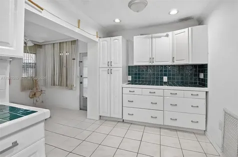 2299 NW 73rd Avenue Sunrise FL 33313
