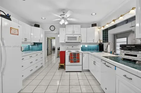 2299 NW 73rd Avenue Sunrise FL 33313