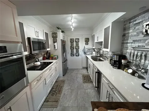 800 NE 195th Street Miami FL 33179