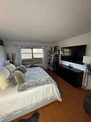 800 NE 195th Street Miami FL 33179