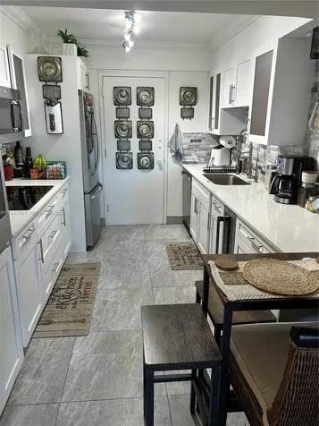 800 NE 195th Street Miami FL 33179