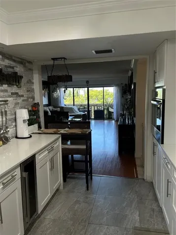 800 NE 195th Street Miami FL 33179
