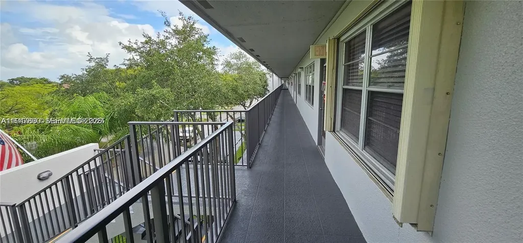 251 SW 132nd Way Pembroke Pines FL 33027