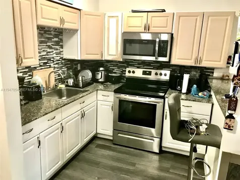 900 SW 11th Avenue Hallandale Beach FL 33009
