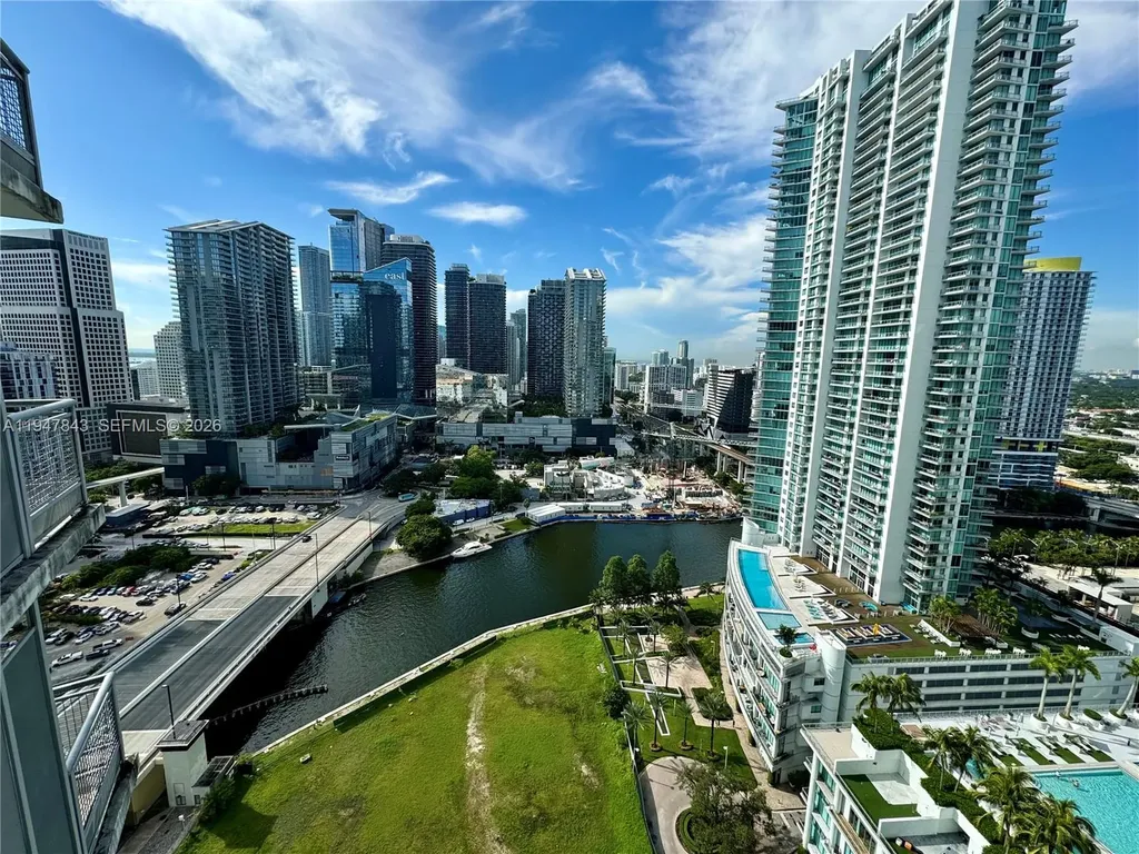 350 S Miami Avenue Miami FL 33130