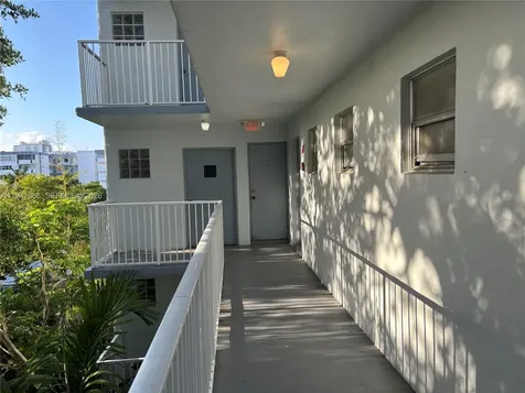 1701 Washington Street Hollywood FL 33020